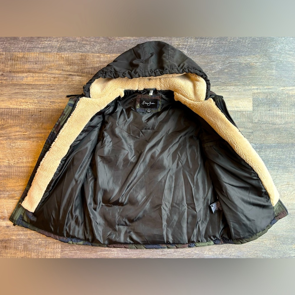 Vest - Picture 2 of 2